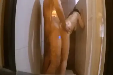 Bersetubuh Di Bawah Shower Kamar Mandi Hot poster