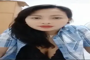 Live Show Room Binal Host Montok Pamer Body poster
